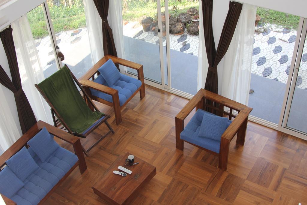 Jungle Jive Tree House Munnar Bed & Breakfast Exterior photo